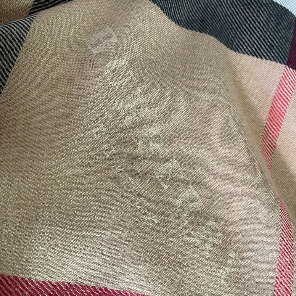 Burberry Prorsum Wrap Shawl. - Picture 8 of 16